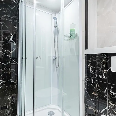 Spacious Shared 5br In The Heart Of Appartement