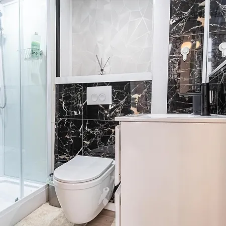 Spacious Shared 5br In The Heart Of